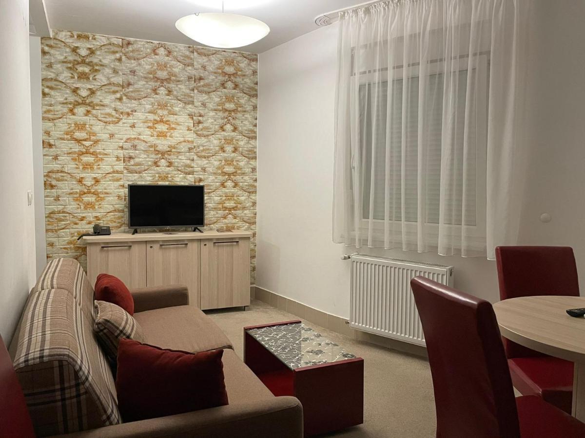 Holiday Wing Apartment 2 Jagodina Exterior foto