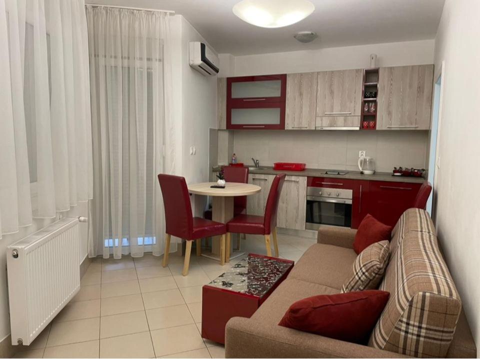 Holiday Wing Apartment 2 Jagodina Exterior foto