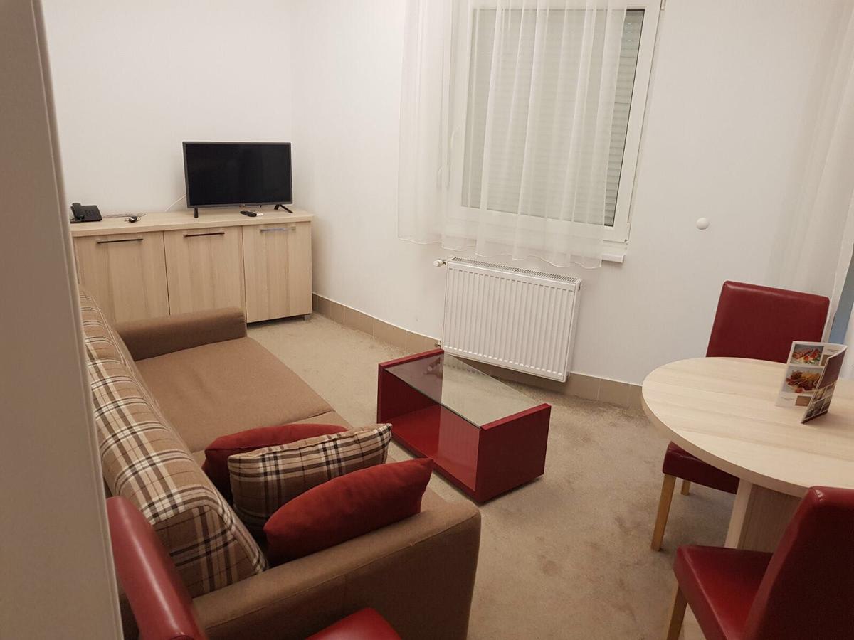 Holiday Wing Apartment 2 Jagodina Exterior foto