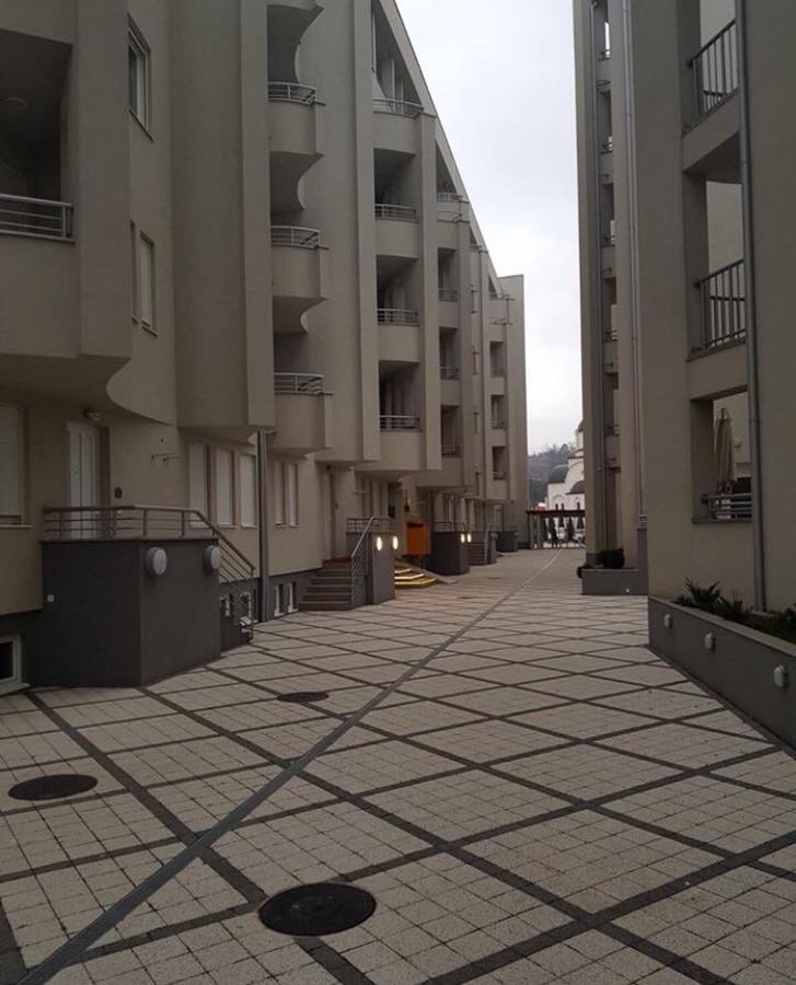 Holiday Wing Apartment 2 Jagodina Exterior foto
